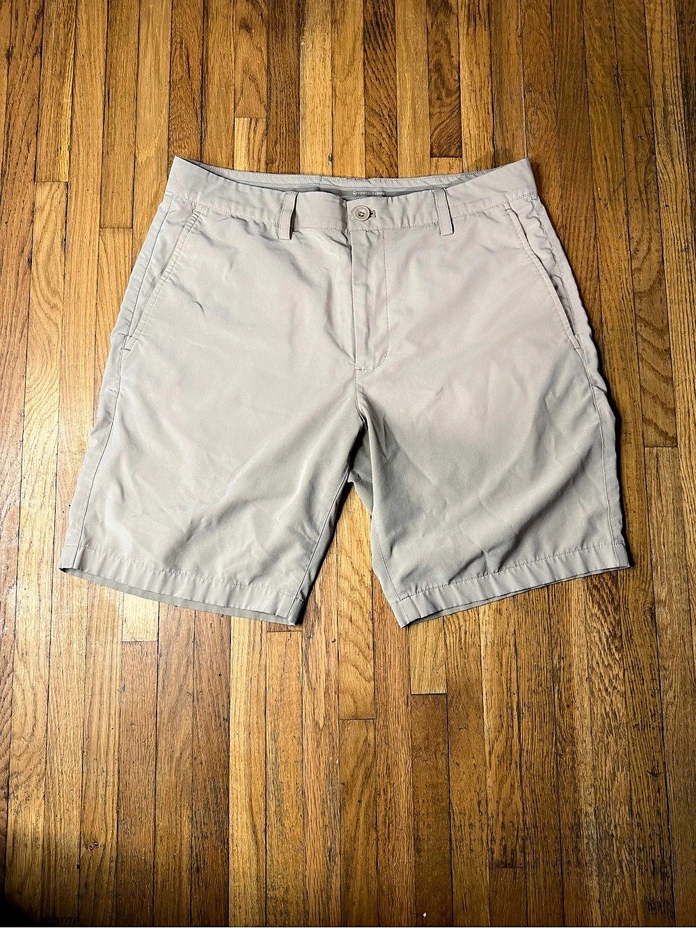 Vineyard Vines 9-Inch Fairway Short Men's tan Shorts Waist 32